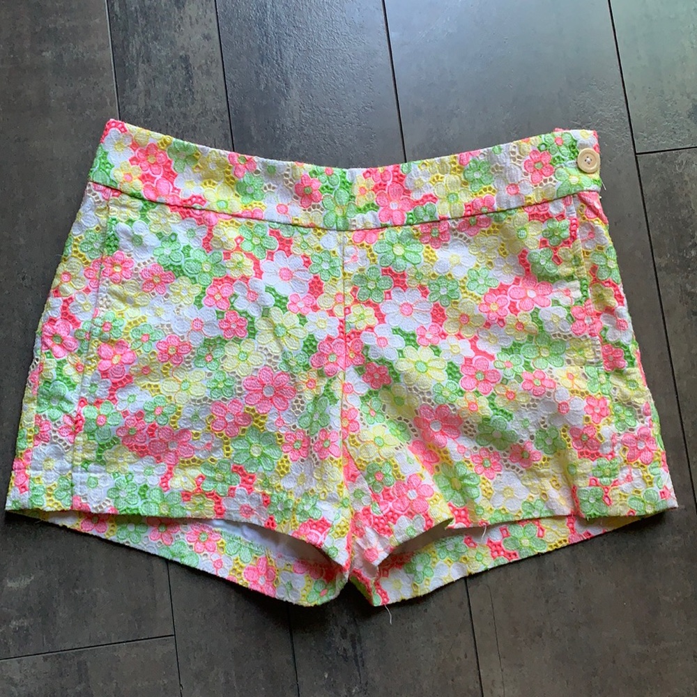 Lilly Pulitzer Short size 6